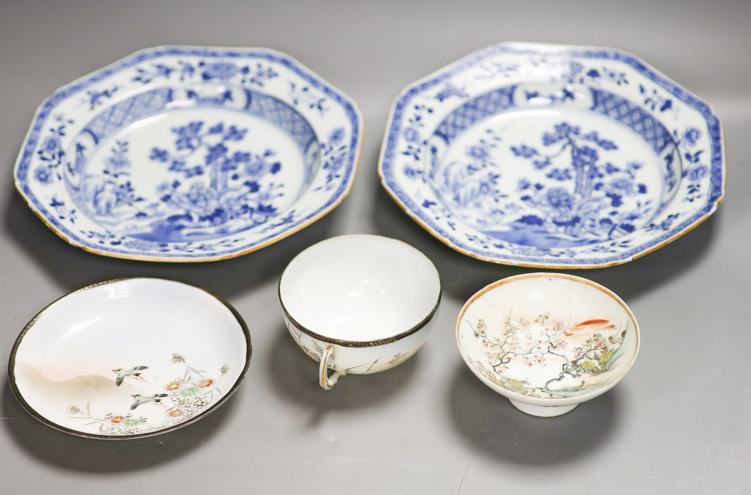 A pair of 18th century Chinese blue and white plates etc